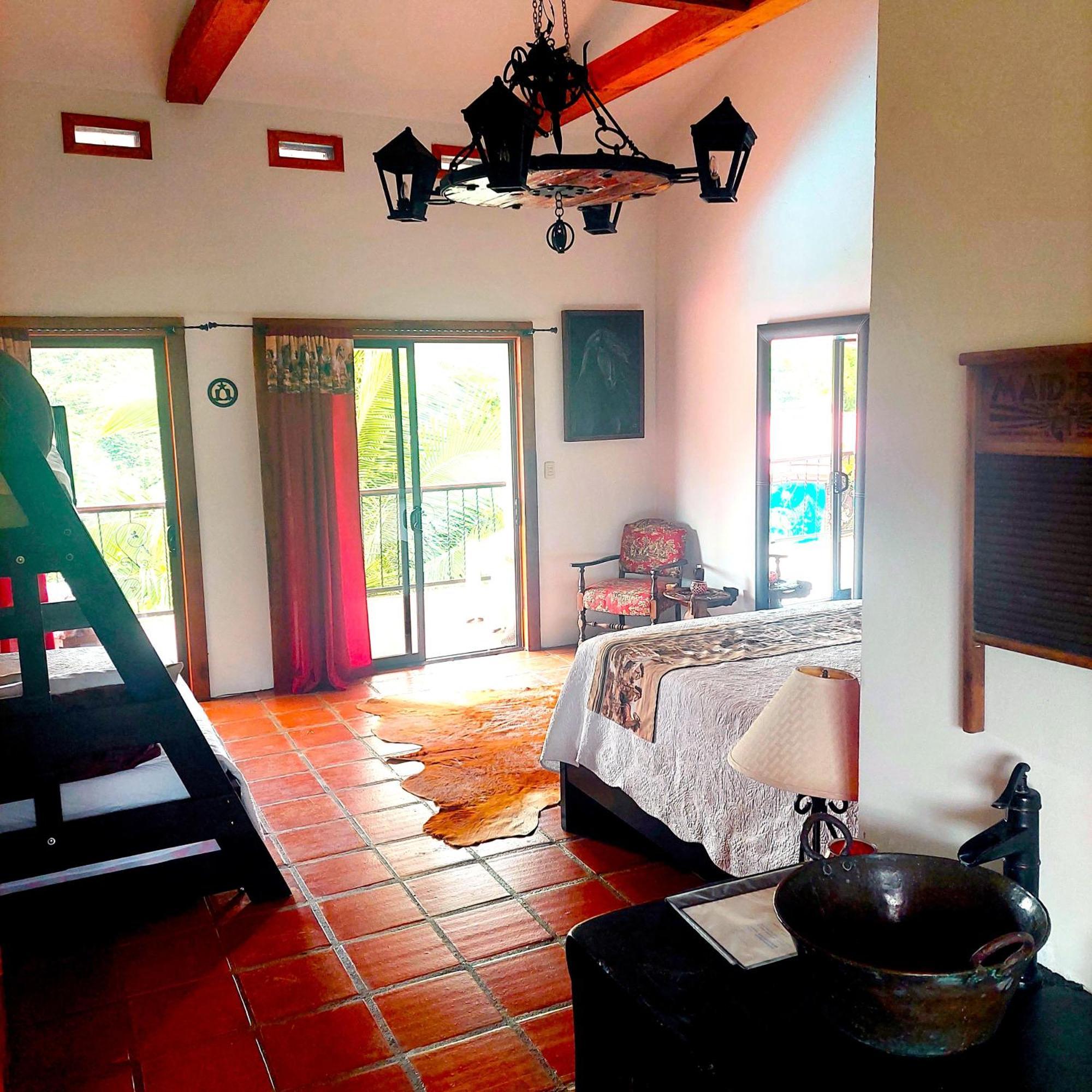 Toucan Lane Hotel And Restaurant Nuevo Arenal Luaran gambar